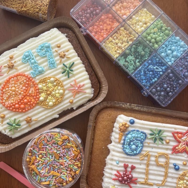 Cover Image for cake club: embroidered cakes with barra