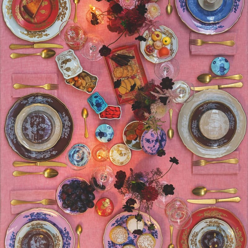 Cover Image for Women Building the Future of Consumer