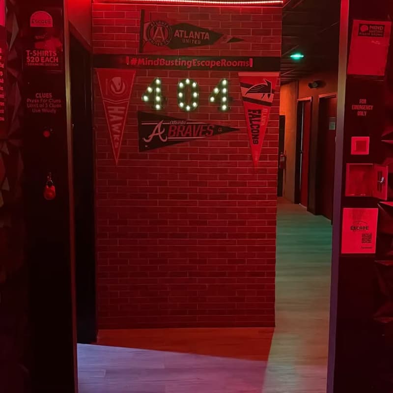 Cover Image for Analog Hangout: Escape Rooms