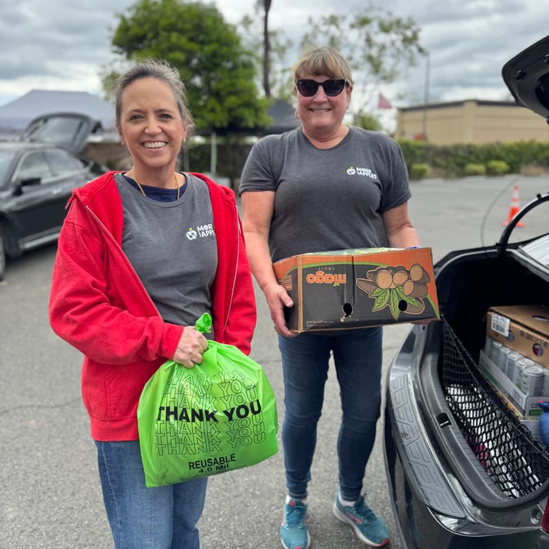 Cover Image for Sorting Food with More Than Apples - Distributing Food & Cleanup