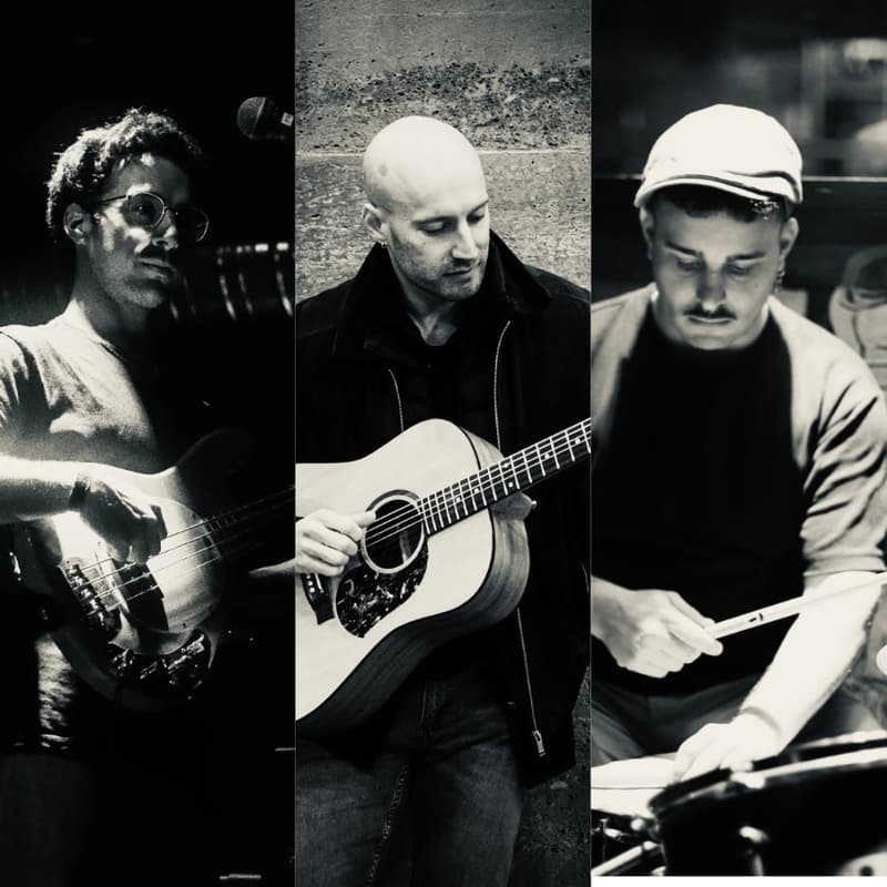 Cover Image for Live Acoustic Night with Andrea Môıra and Friends