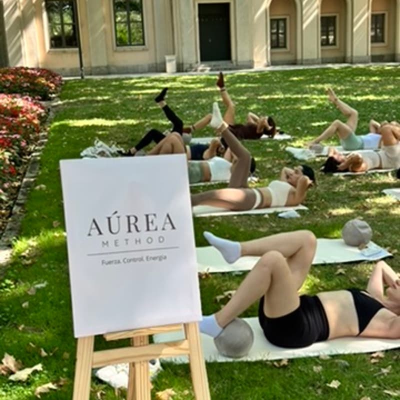 Cover Image for AÚREA BARRE | Lanzamiento oficial al aire libre🌳