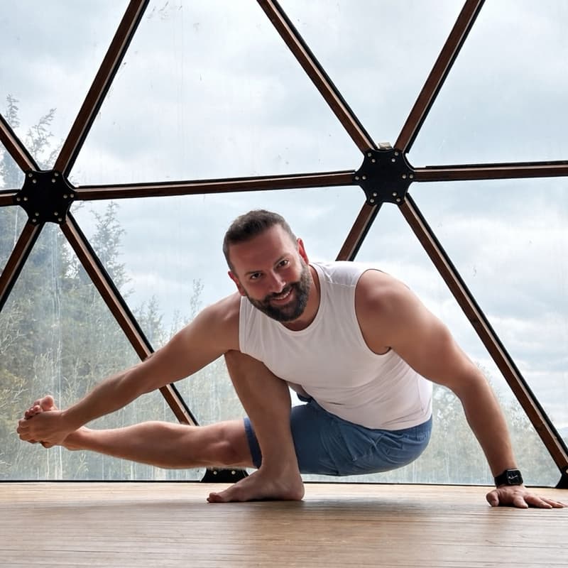Cover Image for Plugger Yoga Club x Tam Yoga | Akın Birinci