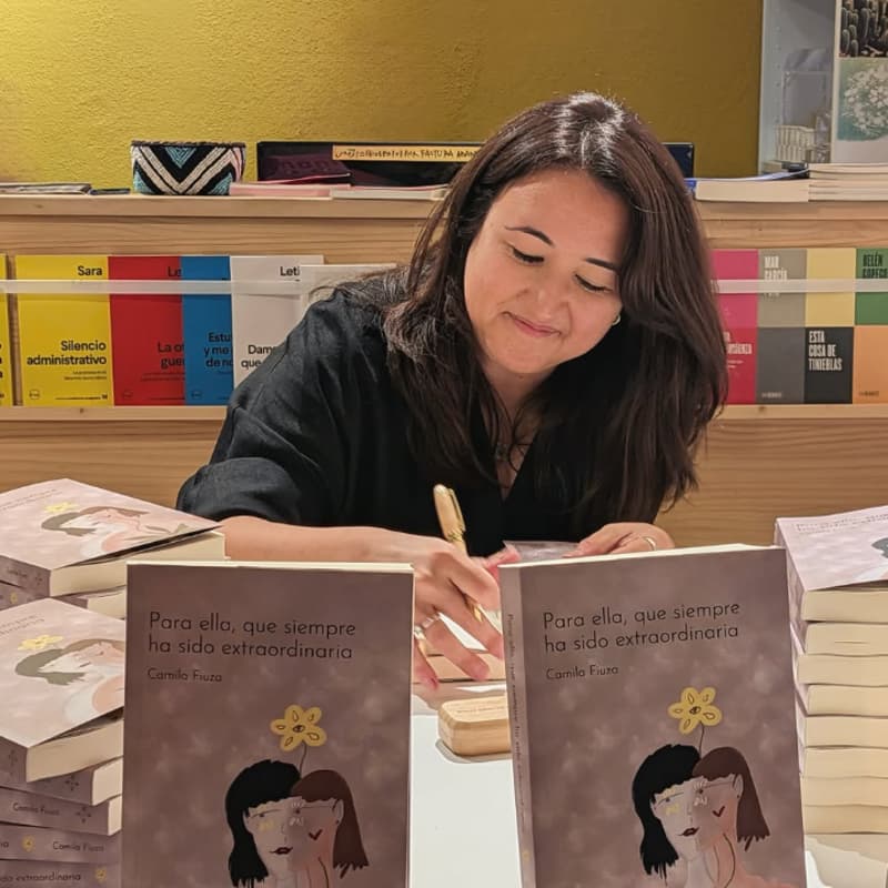 Cover Image for Encuentro con autora · Camila Fiuza