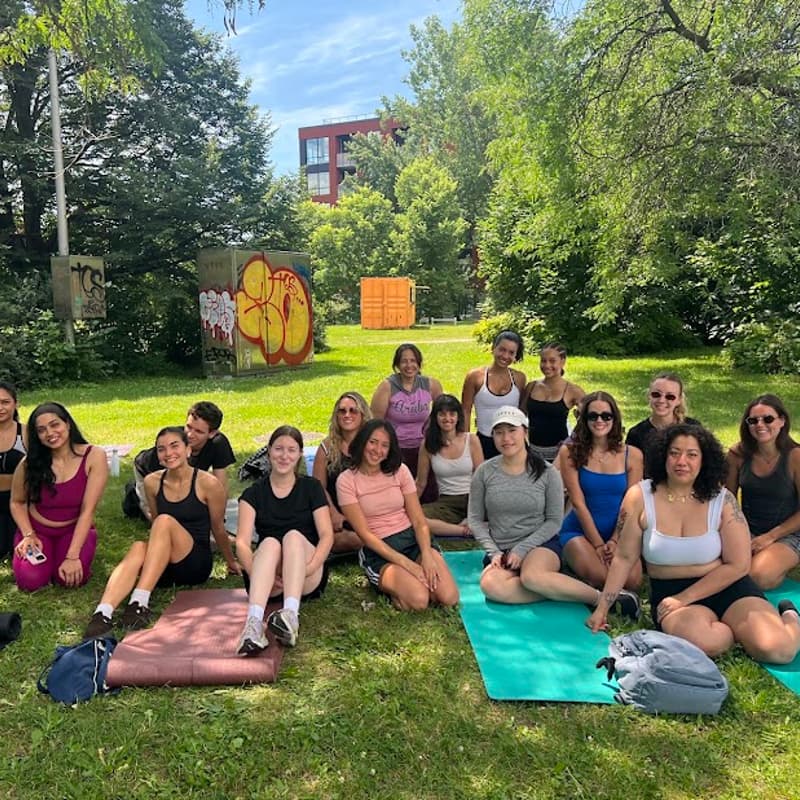 Cover Image for Cours de Pilates dans le Parc / Free Pilates Class in the Park | Canal Lachine | Gratuit/Free
