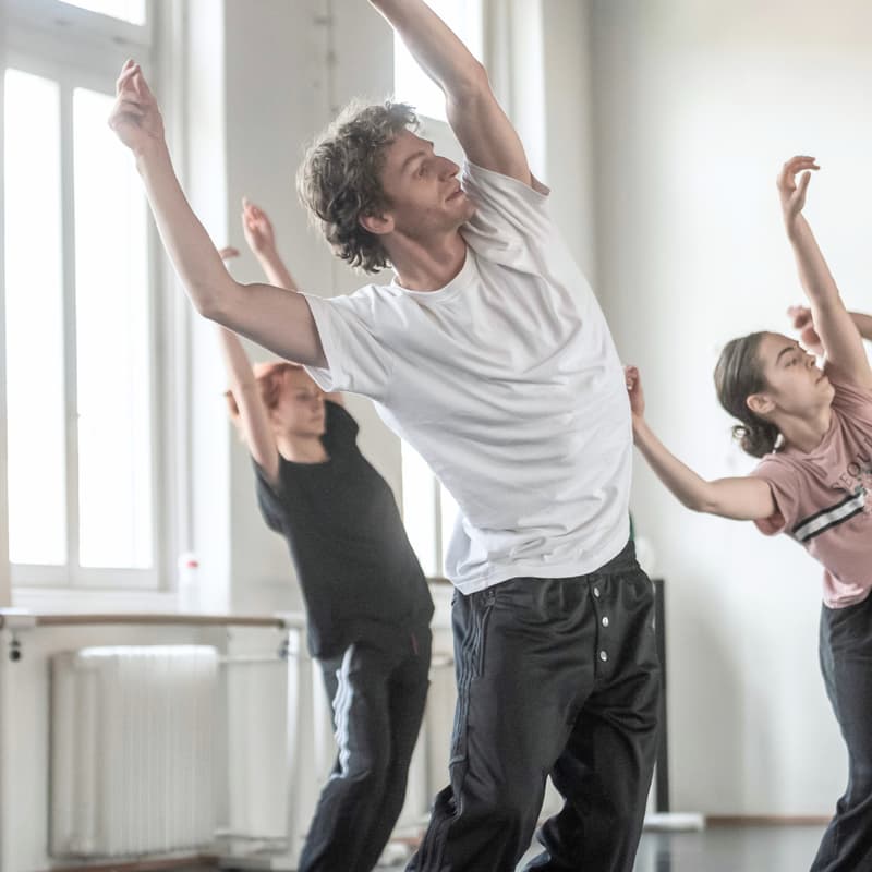 Cover Image for Open Class: Beginner Contemporary Dance