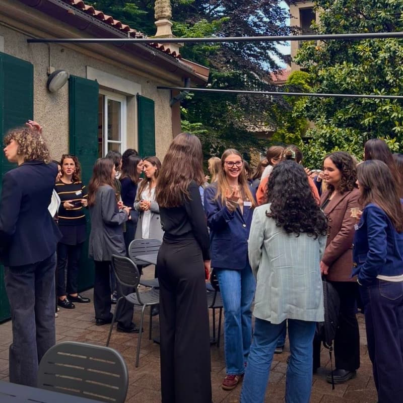 Cover Image for Women In Sales • Episode 2 - Aperitivo Con Lexroom