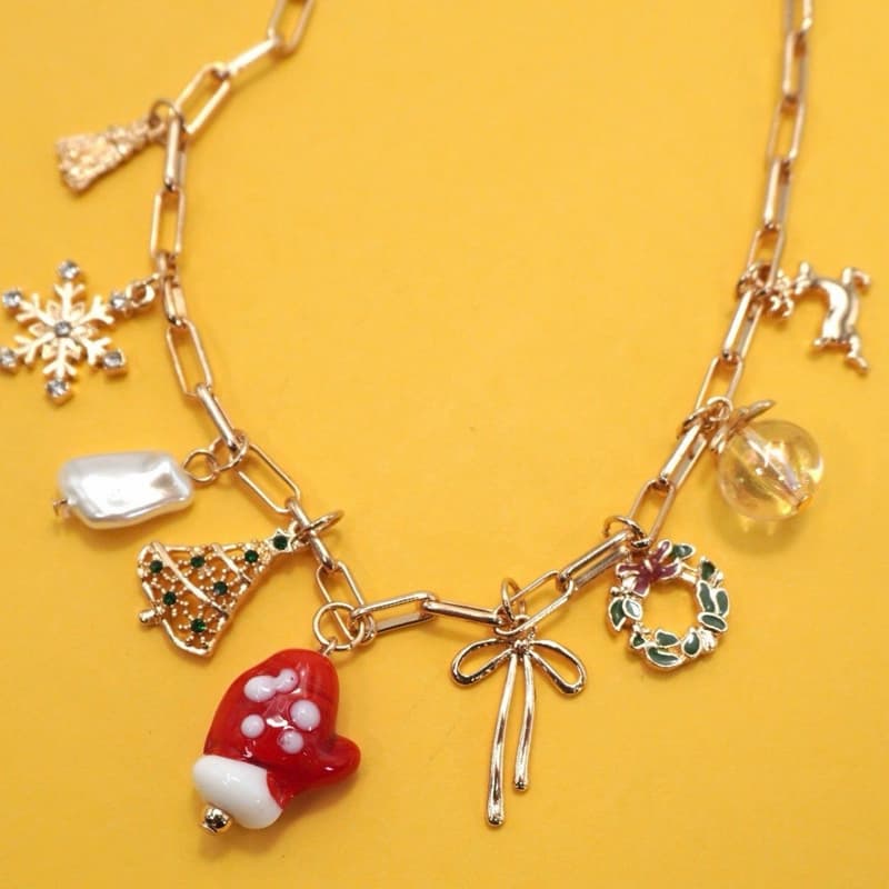 Cover Image for Christmas Charm Bar