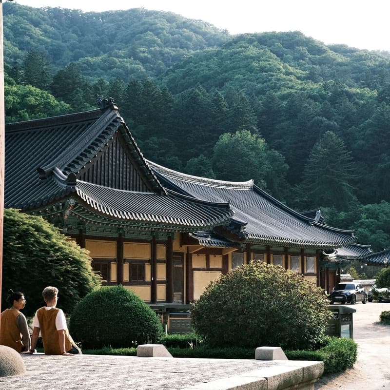 Cover Image for Passing the Torch: An Afternoon with Dharma Gates
