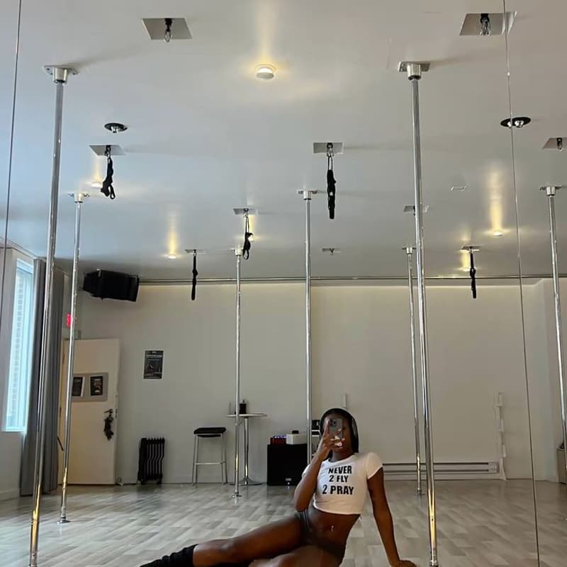 Cover Image for [30+] mixer + intro to pole dance class ✨