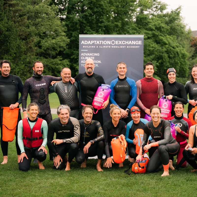 Cover Image for Crossing the cold (Swim Lake Starnberg West to East)