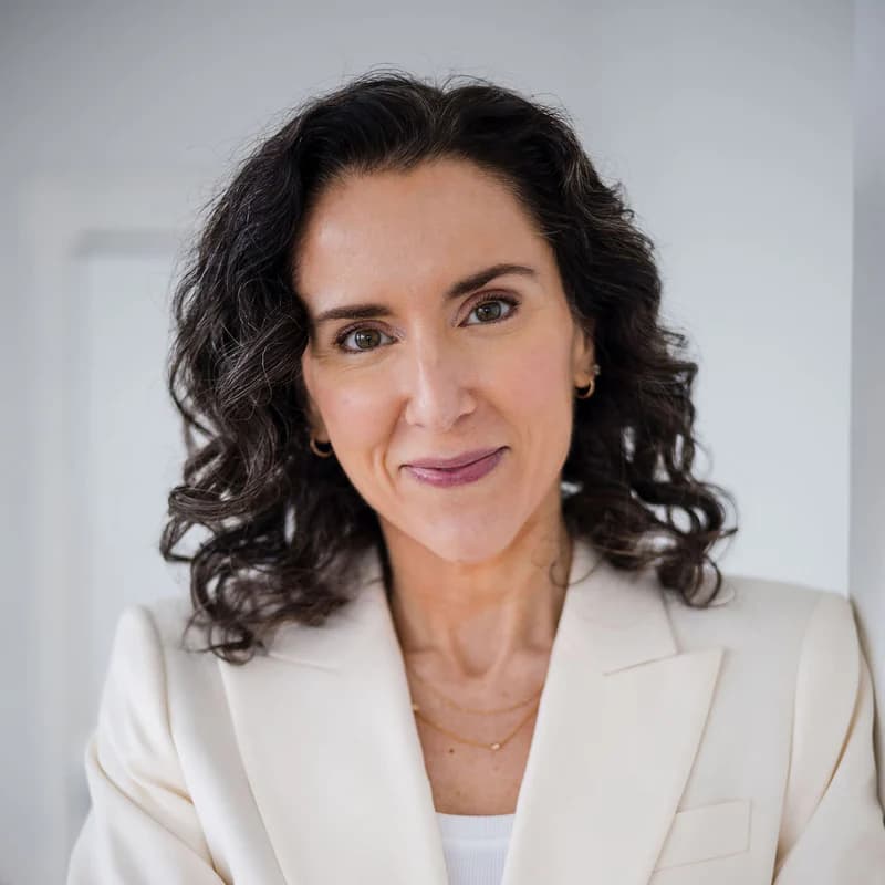 Cover Image for Crisis Averted: The Hormone Health Playbook for High-Performing Women with Alisa Vitti