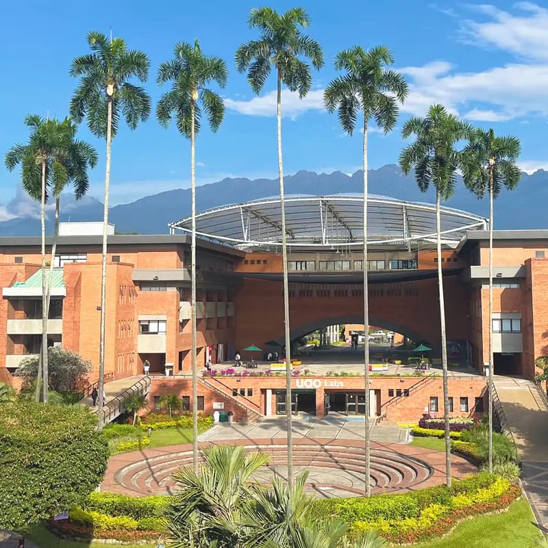 Cover Image for ¿Cómo enfrentar los retos de la IA y la Gobernanza Digital en nuestras universidades?