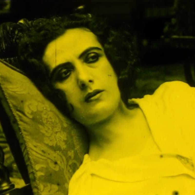Cover Image for Before the Credits: Feminist Genealogies and the Making of Italian Women Film Pioneers, 1914-22