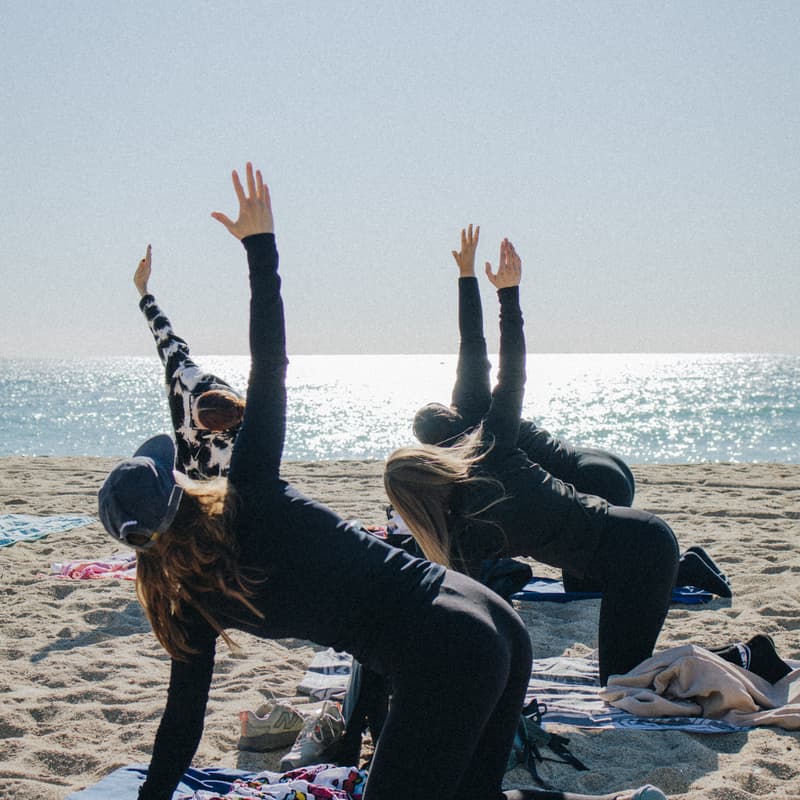 Cover Image for Yoga + Juegos en la Playa 🌊🧘‍♀️