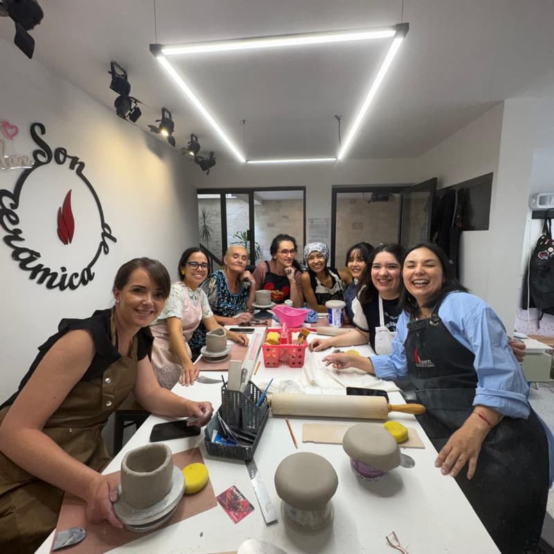 Cover Image for Clases de Experiencia en cerámica en Son de Cerámica