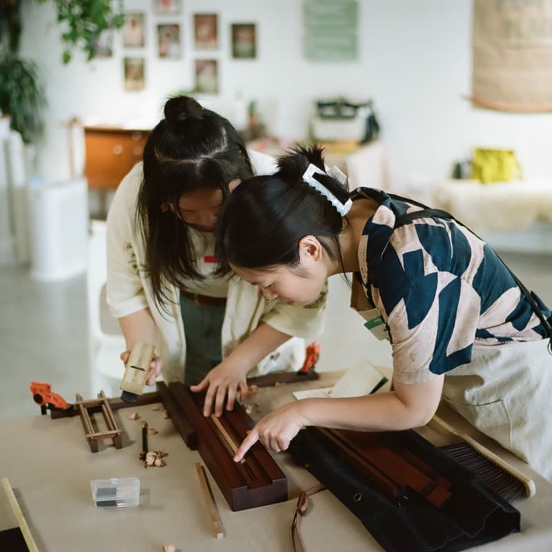 Cover Image for Handcrafting Chopsticks: A Taste of Woodworking
