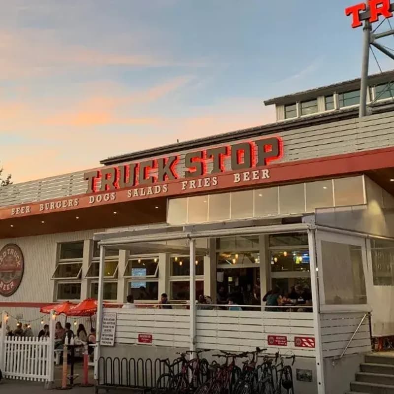 Cover Image for The 3rd Annual Vancouver Customer Success Summer Social