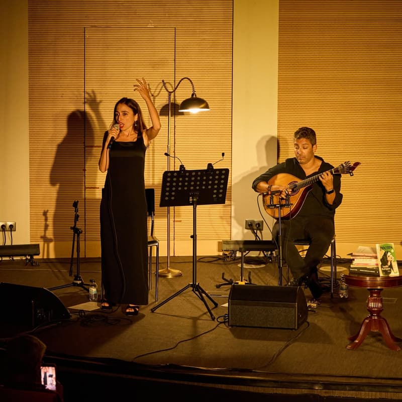 Cover Image for O Fado dos Poetas #6 com Fernanda Paulo (voz), Miguel da Silva (viola de fado e voz), Ciro Bertini (teclado e voz) e Iúri Oliveira (perc.)