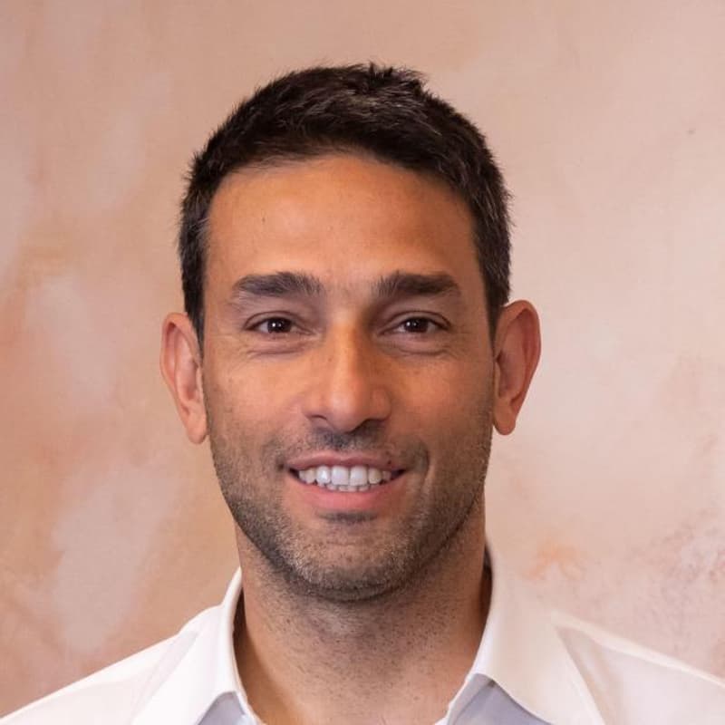 Cover Image for From Airbnb Executive to High-Impact Philanthropy: Deep Dive with Andrea La Mesa