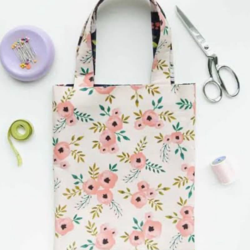 Cover Image for Make a Reversible Tote.