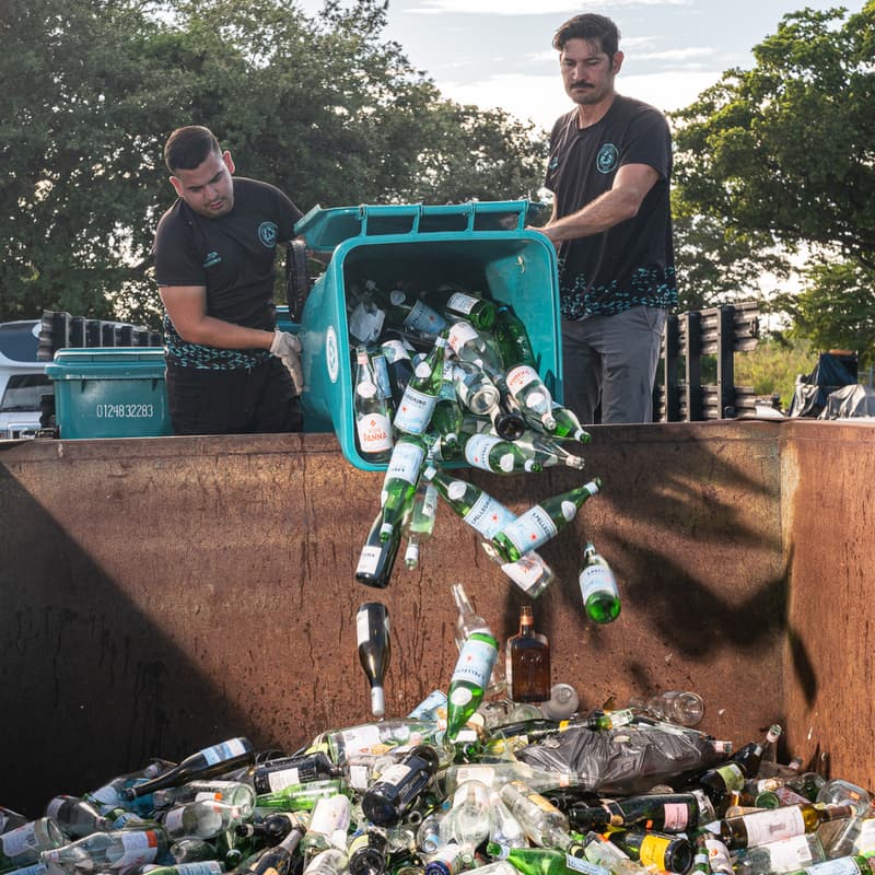 Cover Image for Message in a (Empty) Bottle: A Facility Tour & Workshop with Glass for Life