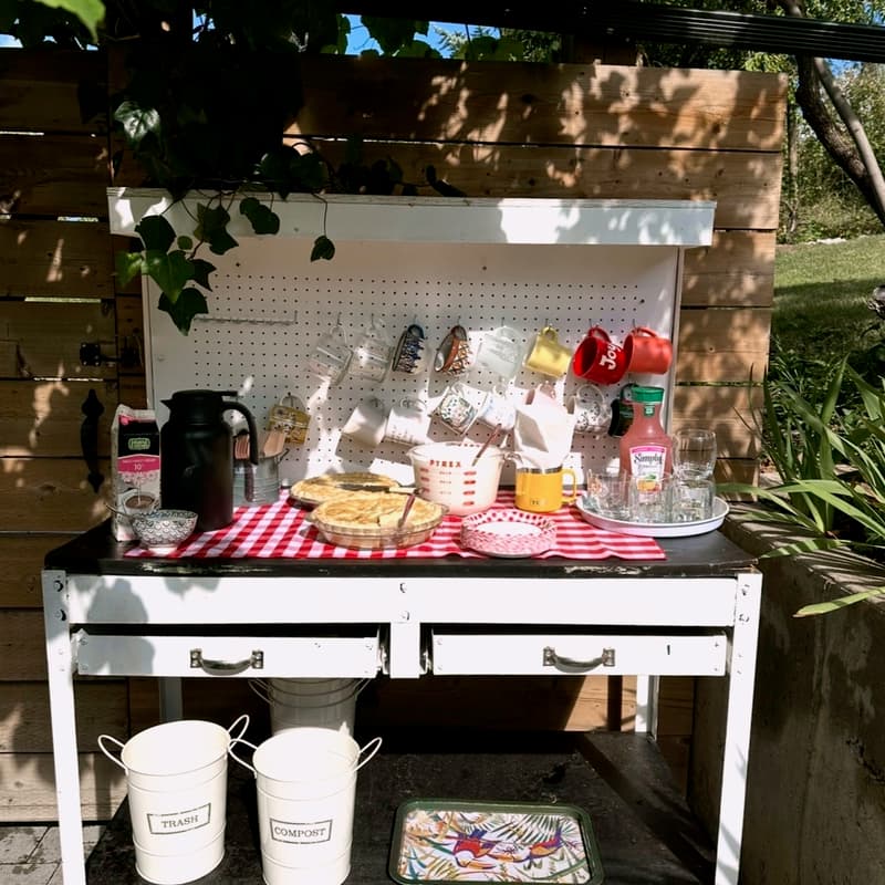 Cover Image for Kelly's Cafe
