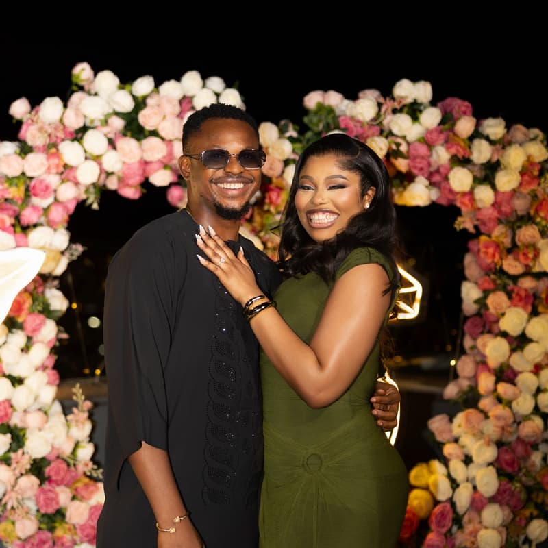 Cover Image for Stephanie Weds Victor