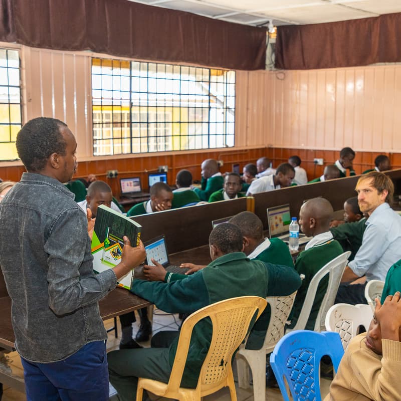 Cover Image for Alternative Discipline That Works: Building Respectful, Responsive Classrooms
