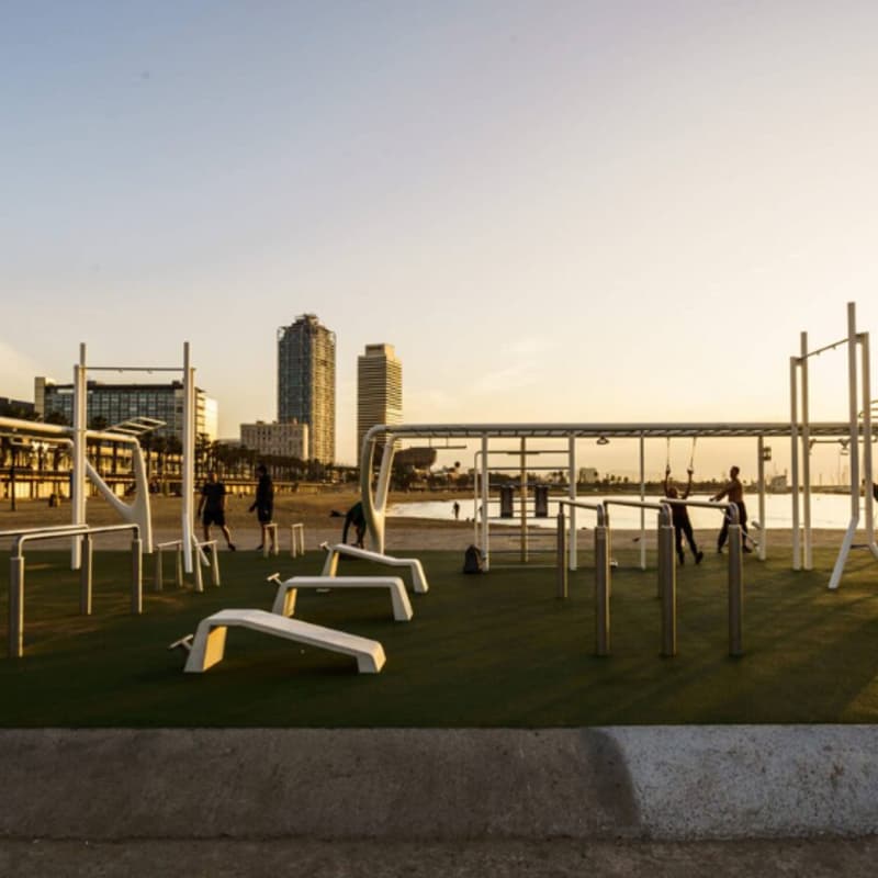 Cover Image for Wellness & Offline Sessions: Barceloneta Beach Calisthenics