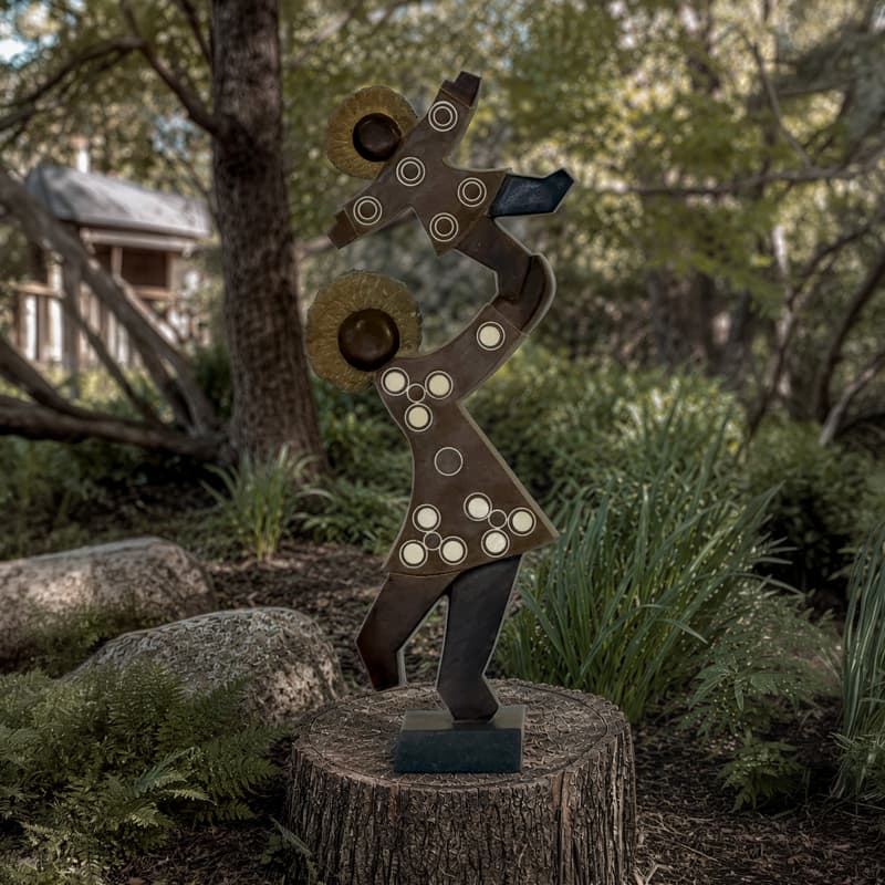 Cover Image for Zimbabwean Contemporary Sculpture - Dominic Benhura and Studio [Preview]