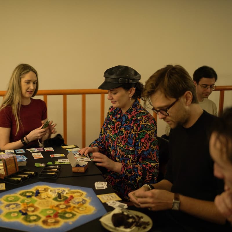Cover Image for Offline Game Night 🎲♟️ | Dois Corvos