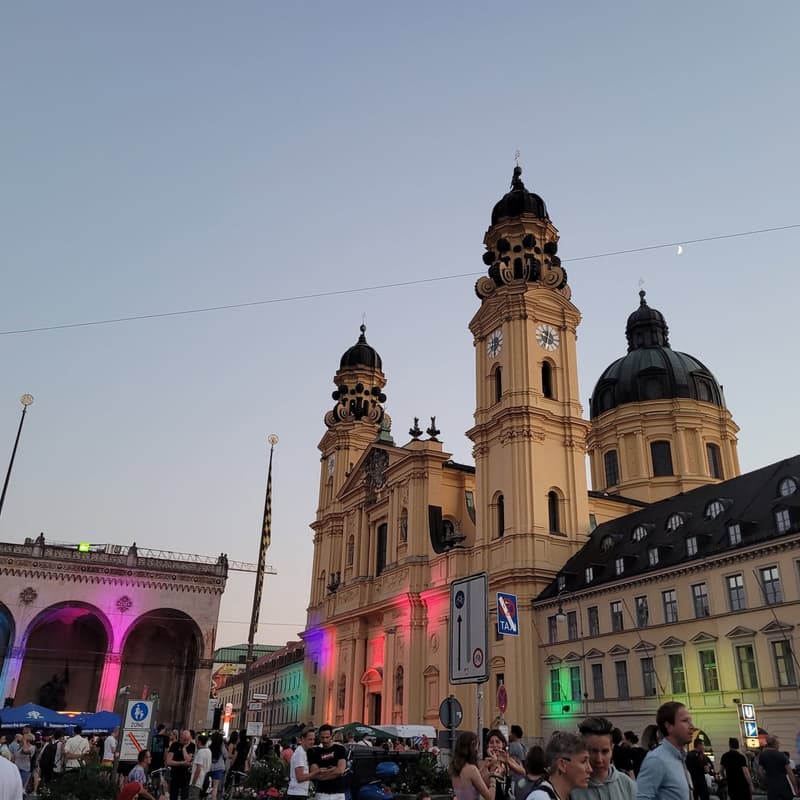 Cover Image for Munich Expats --> CSD