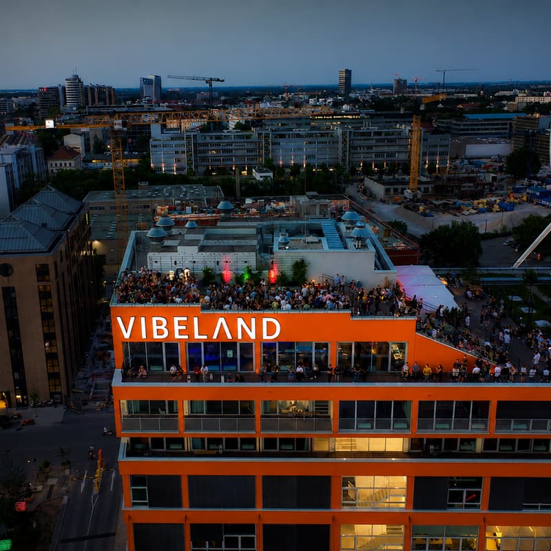 Cover Image for Vibeland Kickoff / live vibing w/ Lovable, p0, Claude & monday.com