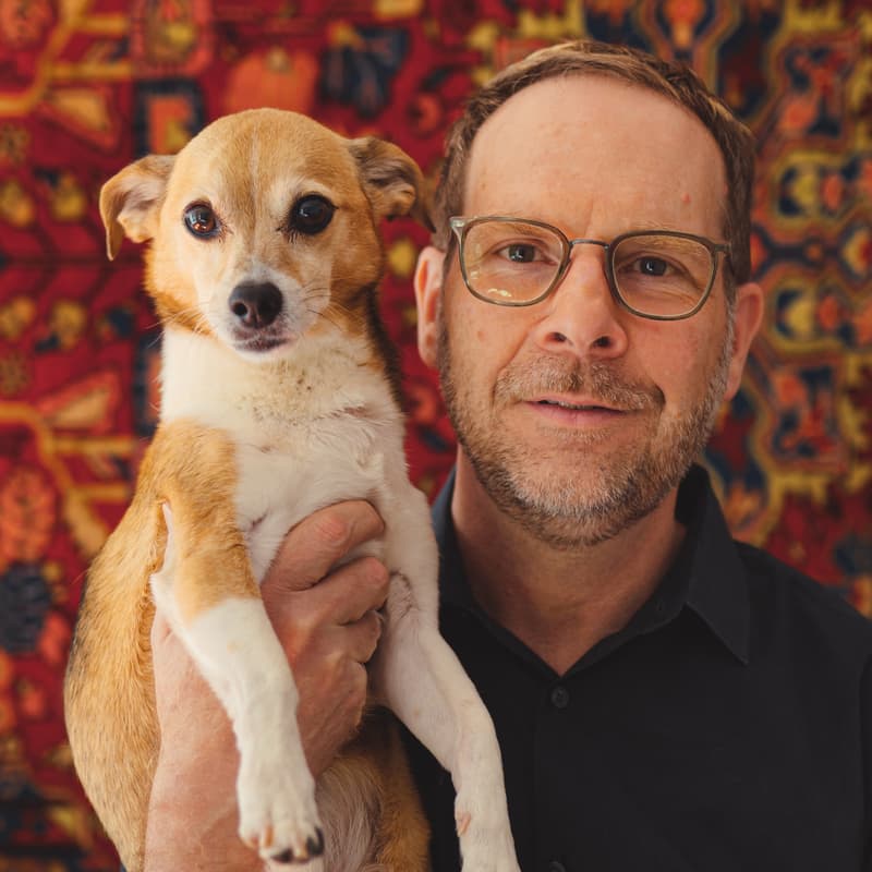 Cover Image for Read the Room: Immersive or Coercive? with Abbott Miller of Pentagram