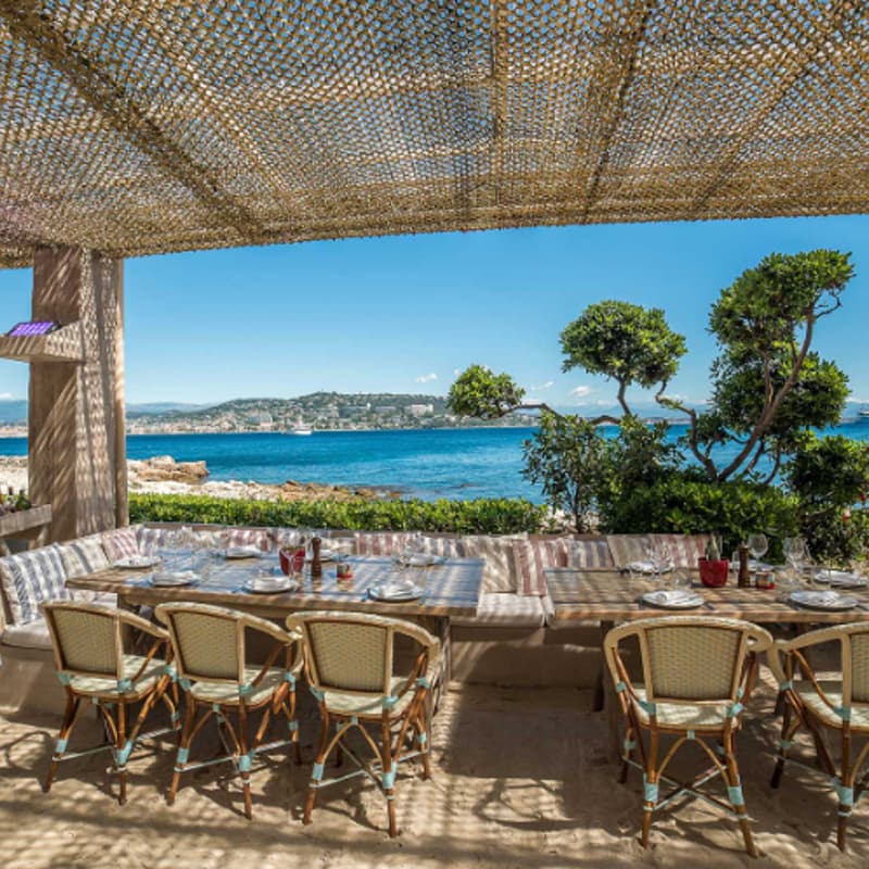 Cover Image for Lunch at La Guérite