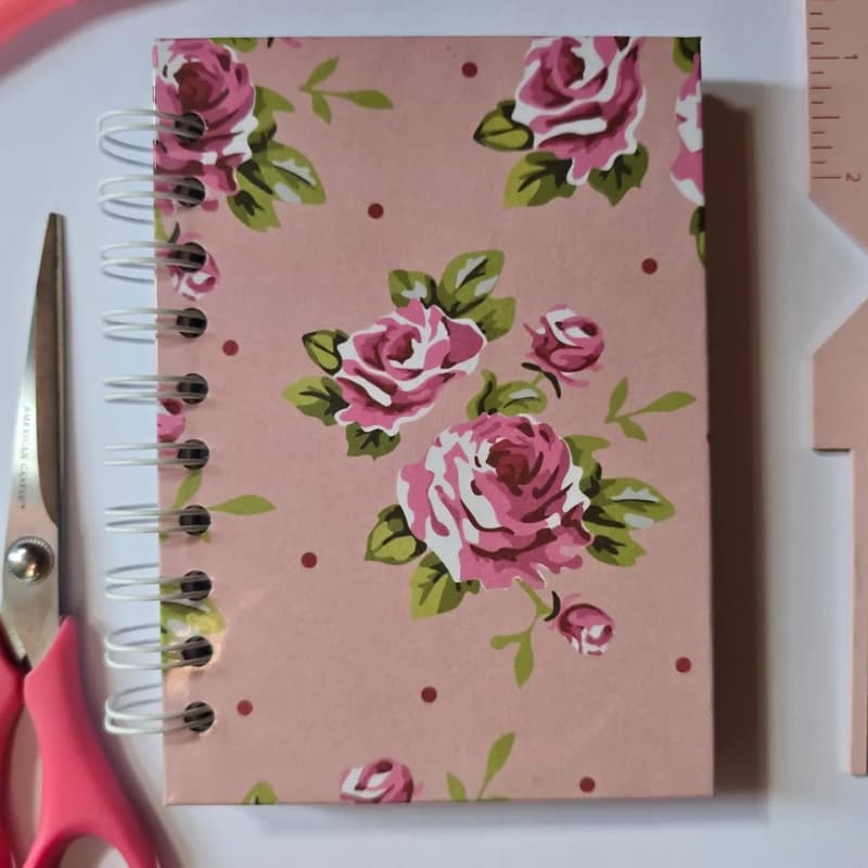 Cover Image for Taller Creativo: Crea tu Propia Libreta.
