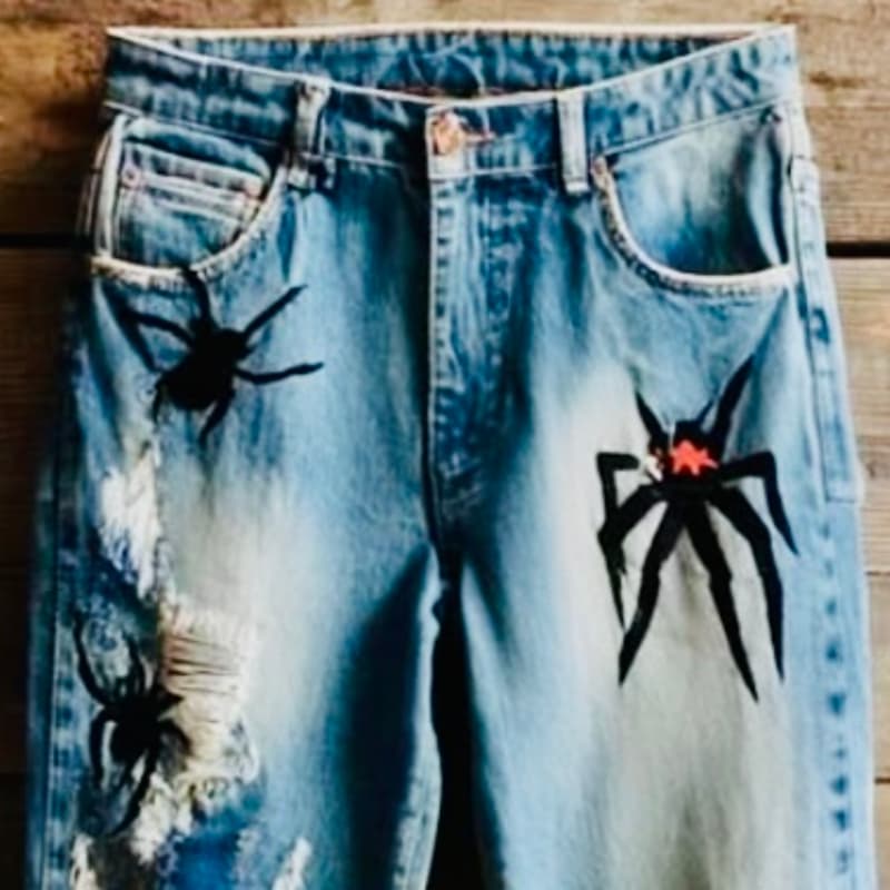 Cover Image for Paint your Denim with Amber