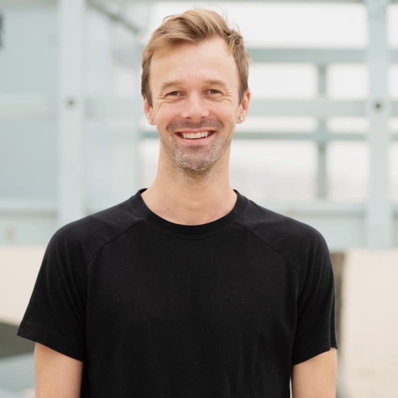 Cover Image for ALO + 1 Hotel West Hollywood: Power Flow Yoga with Austin Hollingshead
