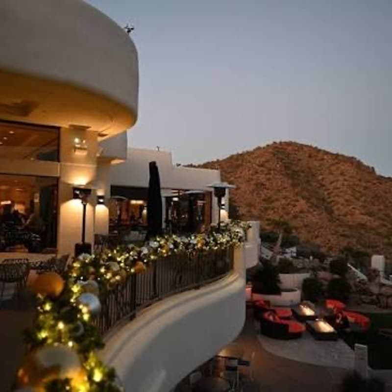Cover Image for Happy Hour at Adero Resort Spa - Arizona
