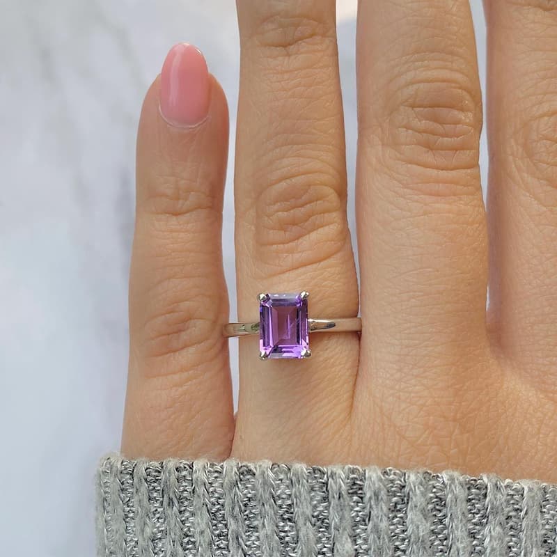 Cover Image for Wear Your Finger Amazing Amethyst Ring
