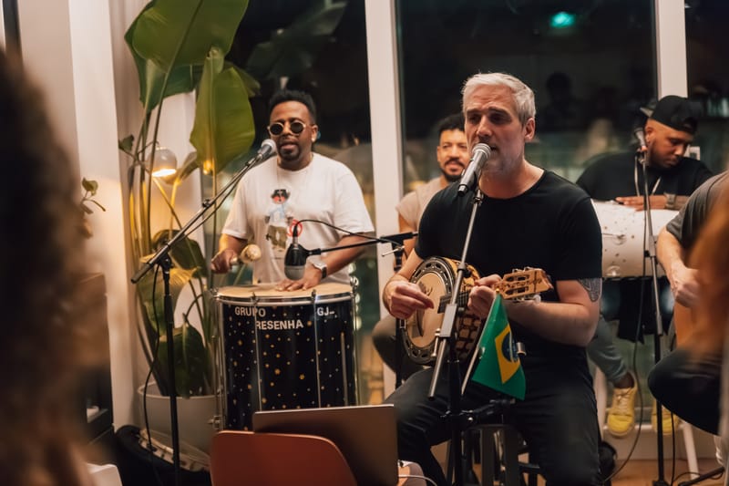 Bossa Nova Groove: A Brazilian Soirée🪇