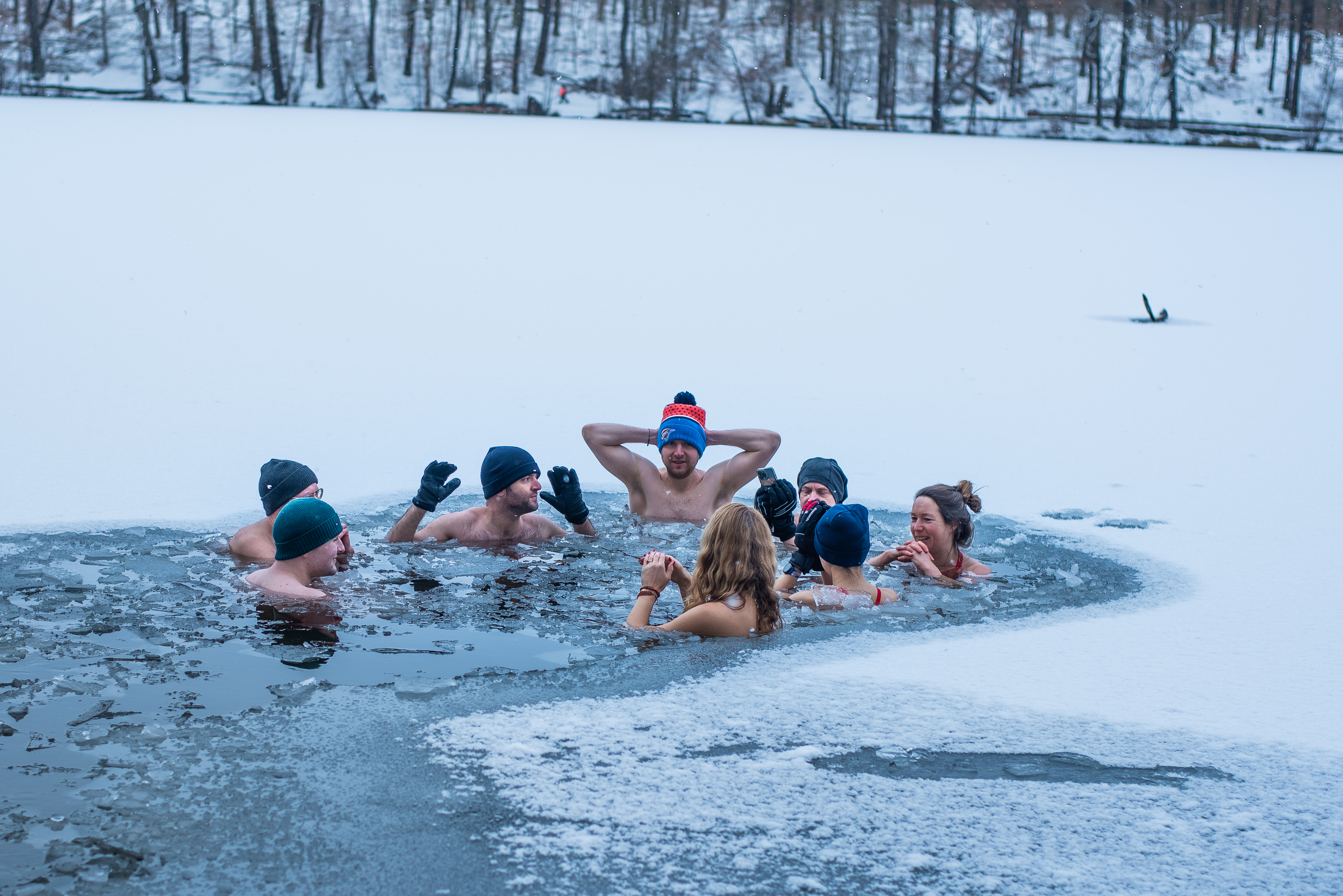 Charity-Aktion: 24 Momente der Stärke - Eisbaden