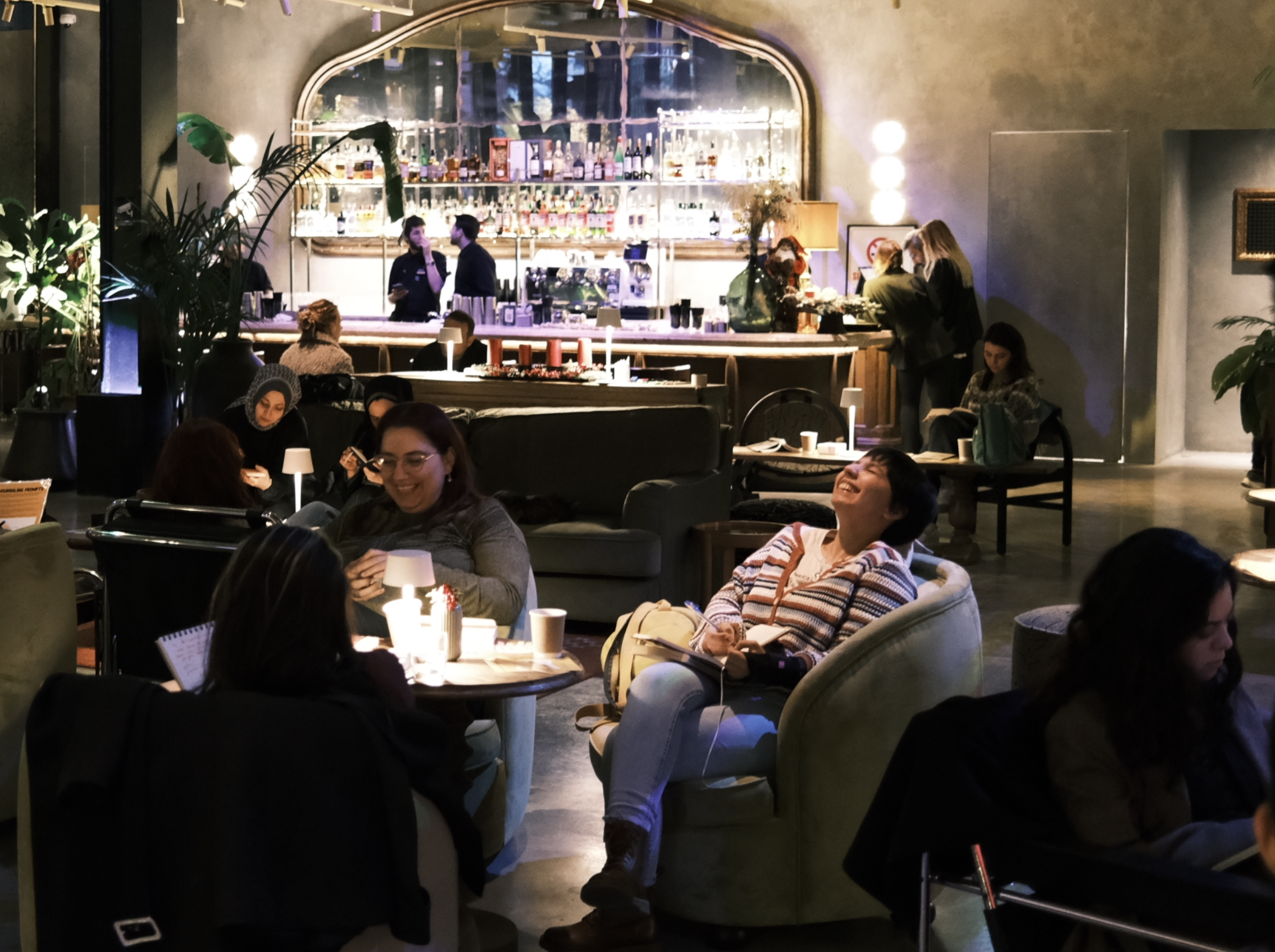 Offline Hangout 📵 | Komünite