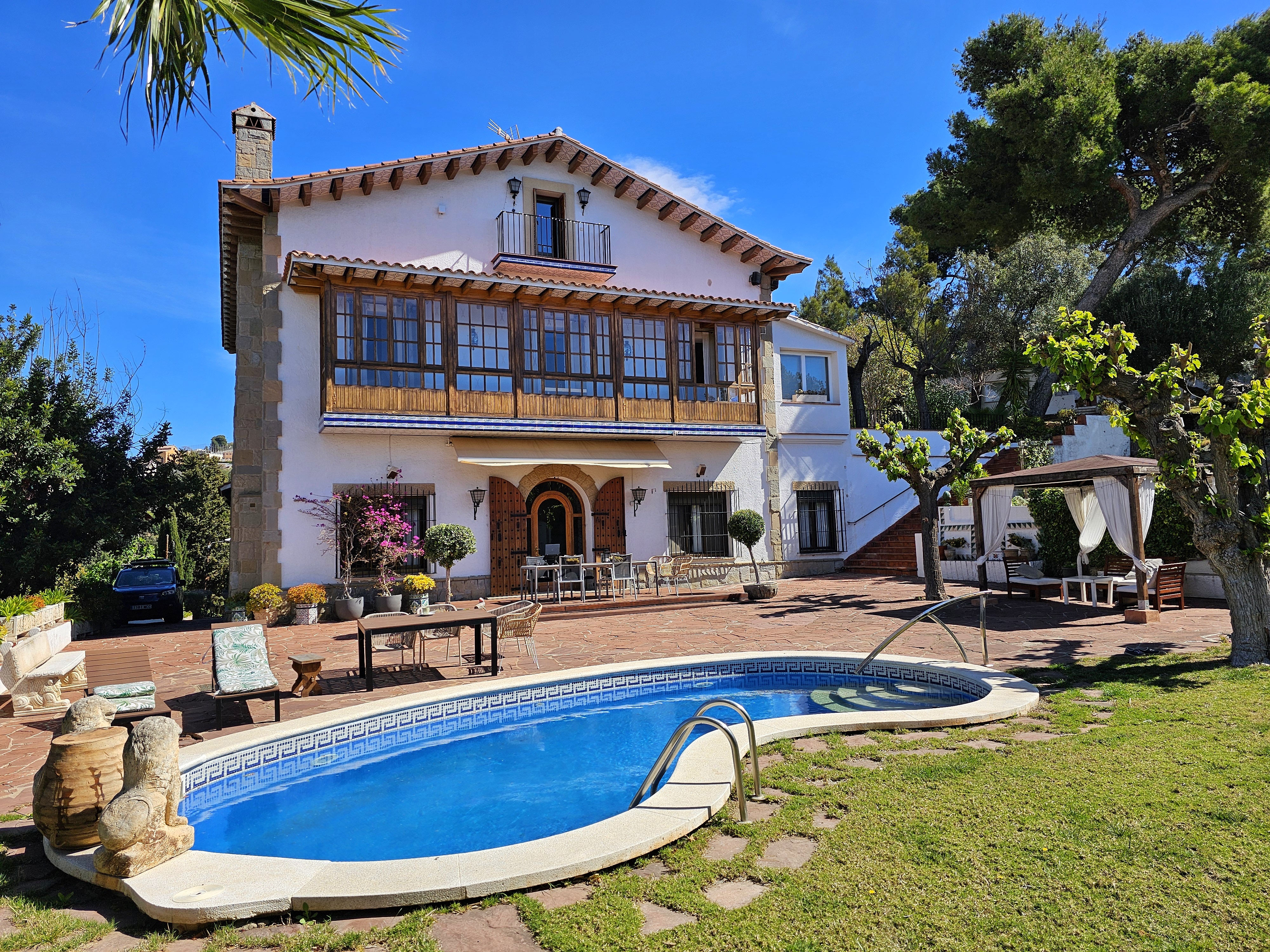 📵 Offline Clubhouse | Day Retreat | La Casita de Heidi