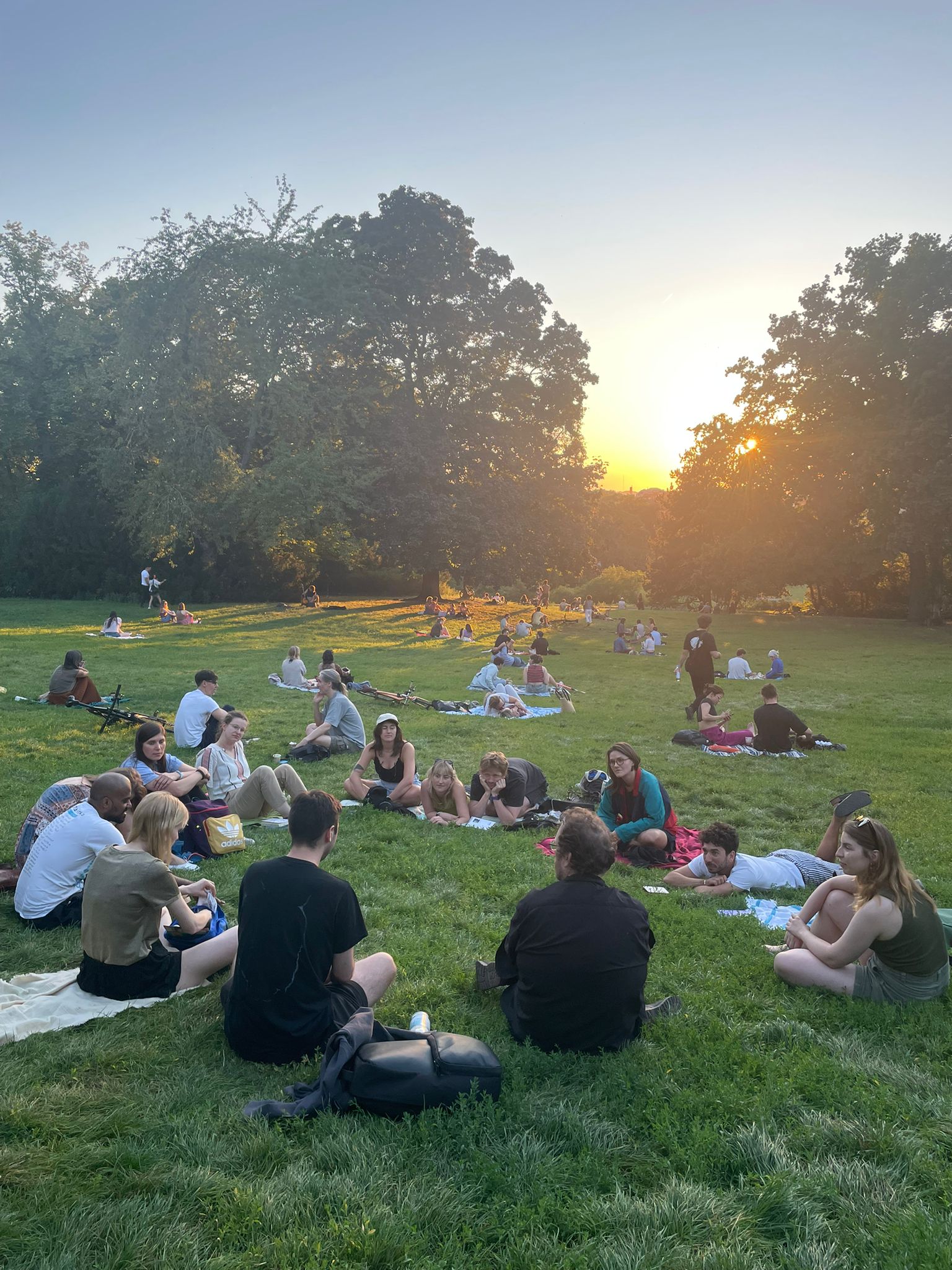 Silent Book Club Session n. 42 - Tempelhofer Feld!
